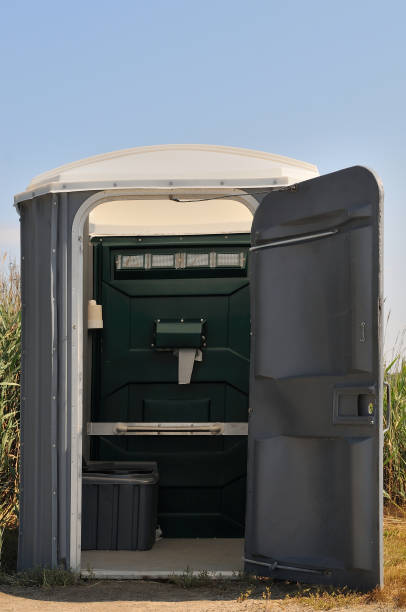 Porta potty delivery and setup in Rochelle, IL